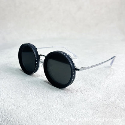 Veyono Monochrome