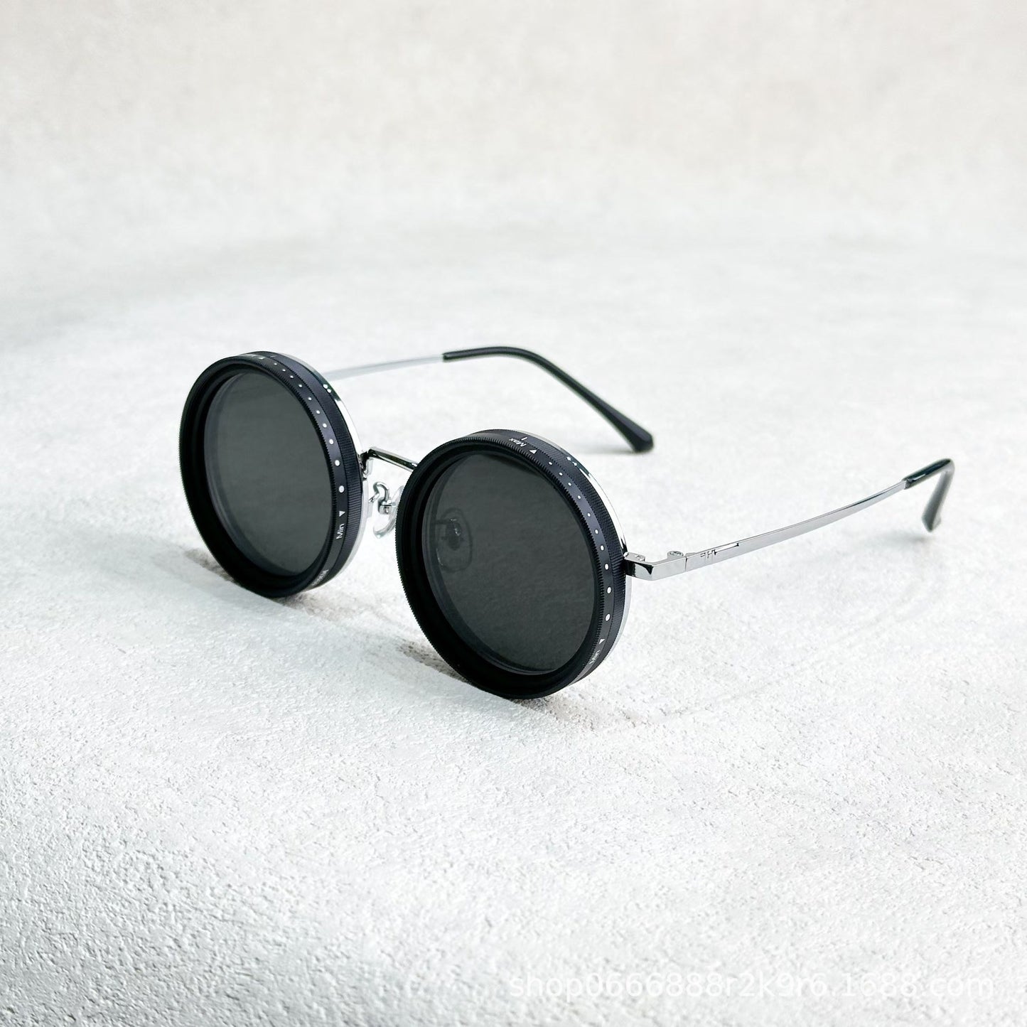 Veyono Monochrome